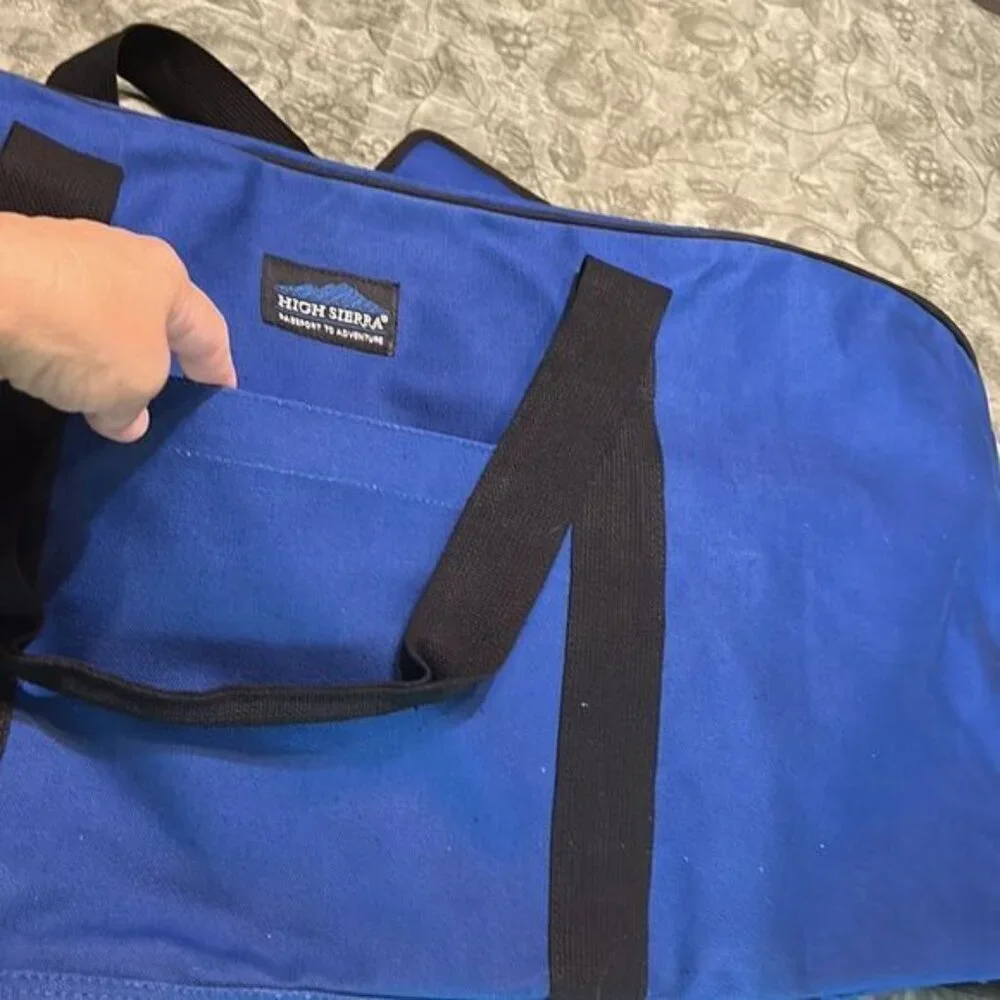 High Sierra Blue Canvas Duffle Bag With Black Straps & Zipper Closure - Picture 2 of 5
